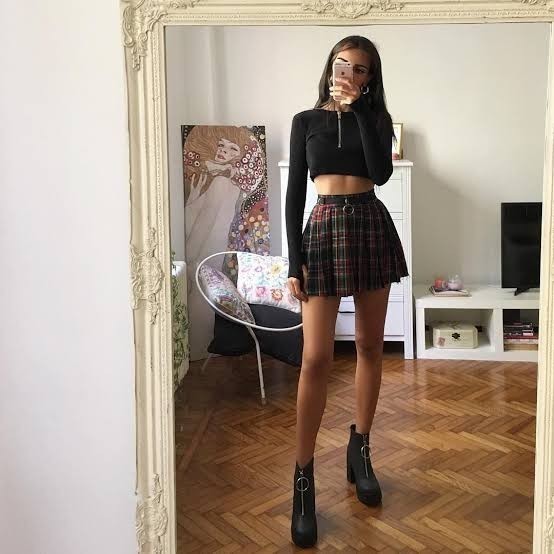 Bu mini eteklerden hangisini sevgilime alayım sizce?