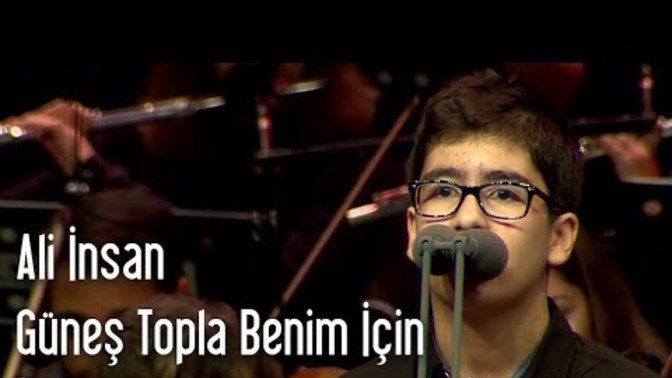 Sesine hayran olduğun, sesiyle kalbine dokunan biri var mı?
