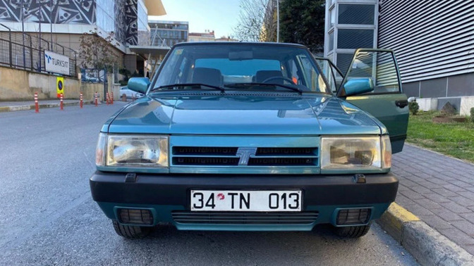 Tofaş marka arabaya "Türkiye'nin Mercedes'i" diyen amca! Sizce de Tofaş Türkiye'nin Mercedes modeli mi :D?