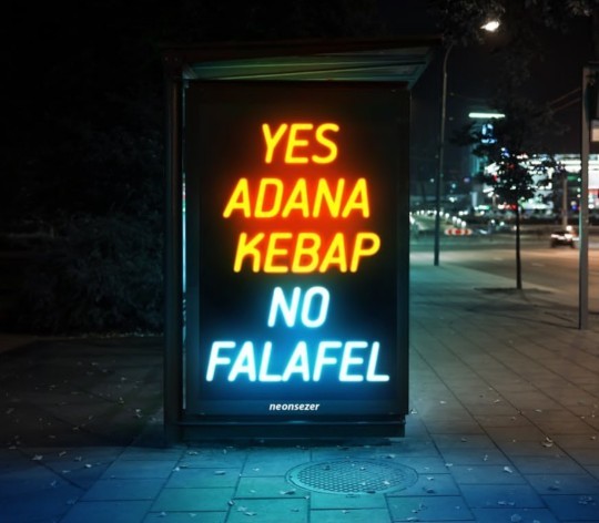 Vejetaryen sevgilinizin yanında kebap yiyebilir misiniz?
