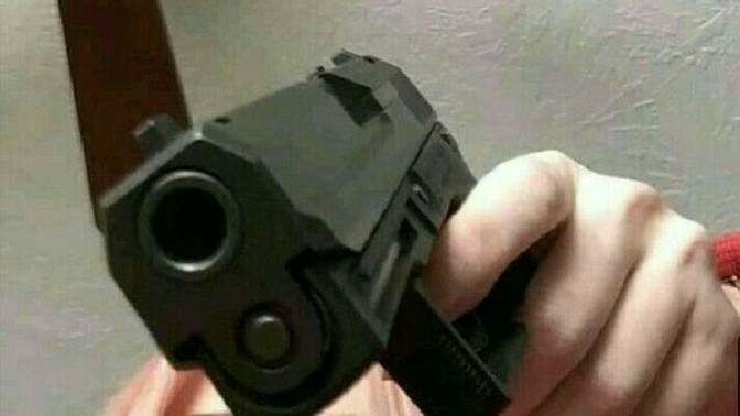 Bir şeyler izleyip dinlerken yanınızda durmadan konuşanlara ne yapıyorsunuz?
