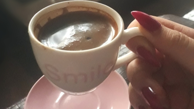 Kahvenizi kiminle içtiğiniz sizin için önemli midir?