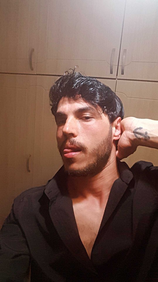 Böyle olmayan erkek ortada ben erkeğim diye gezmemeli değil mi?