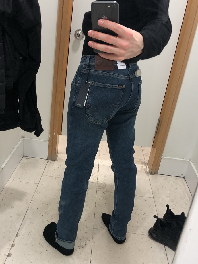 Renk ve model olarak hangi jean daha güzel?