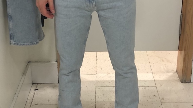 Renk ve model olarak hangi jean daha güzel?