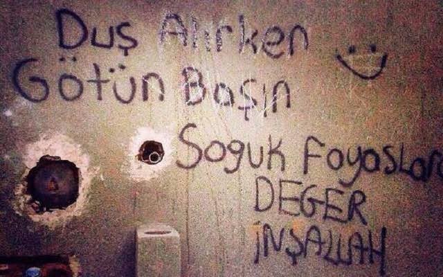 Duvara yazı yazacak olsan, ne yazardın?