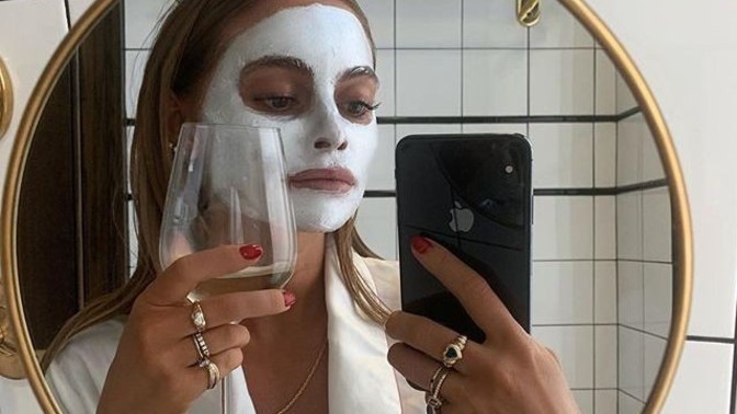 Her gün yatmadan önce yüzünüze düzenli olarak bakım yapar mısınız?