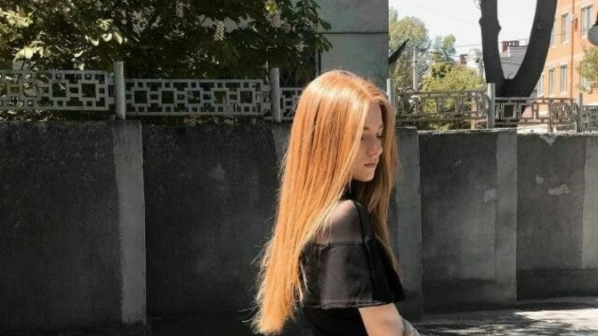 Bakır saç renkleri cool mu görünüyor?