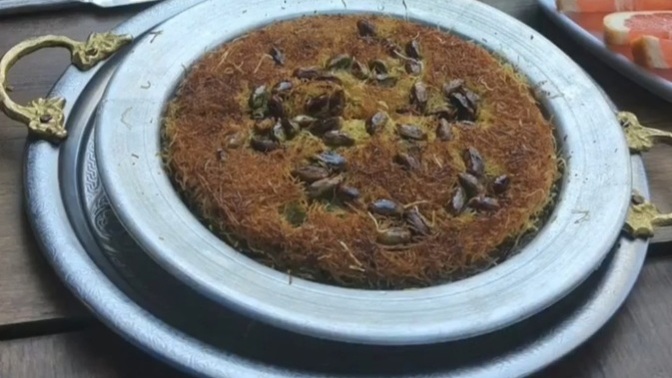 Künefe sever misin, künefe yemenin saati olur mu?