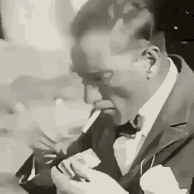 Ülkemizde neden hala fal, büyü ve burç gibi kavramlara inanılıyor?
