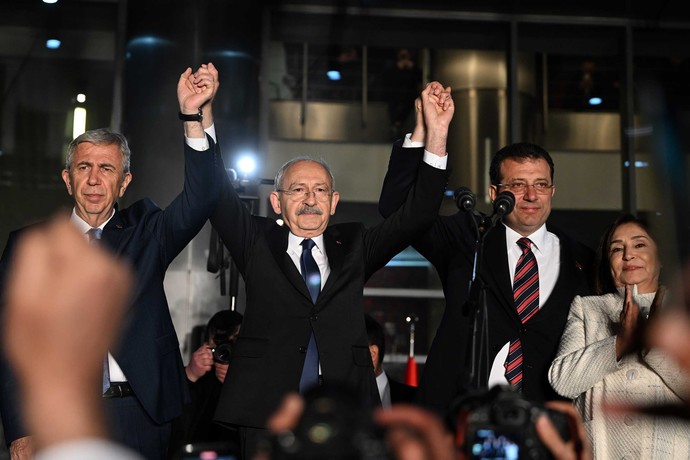 Kılıçdaroğlunun adaylığı sonrası ilk anket! ORCnin 4-6 Mart  anketinde Kılıçdaroğlu yüzde 56 ile kazanıyor. Oyunuz kime olacak?