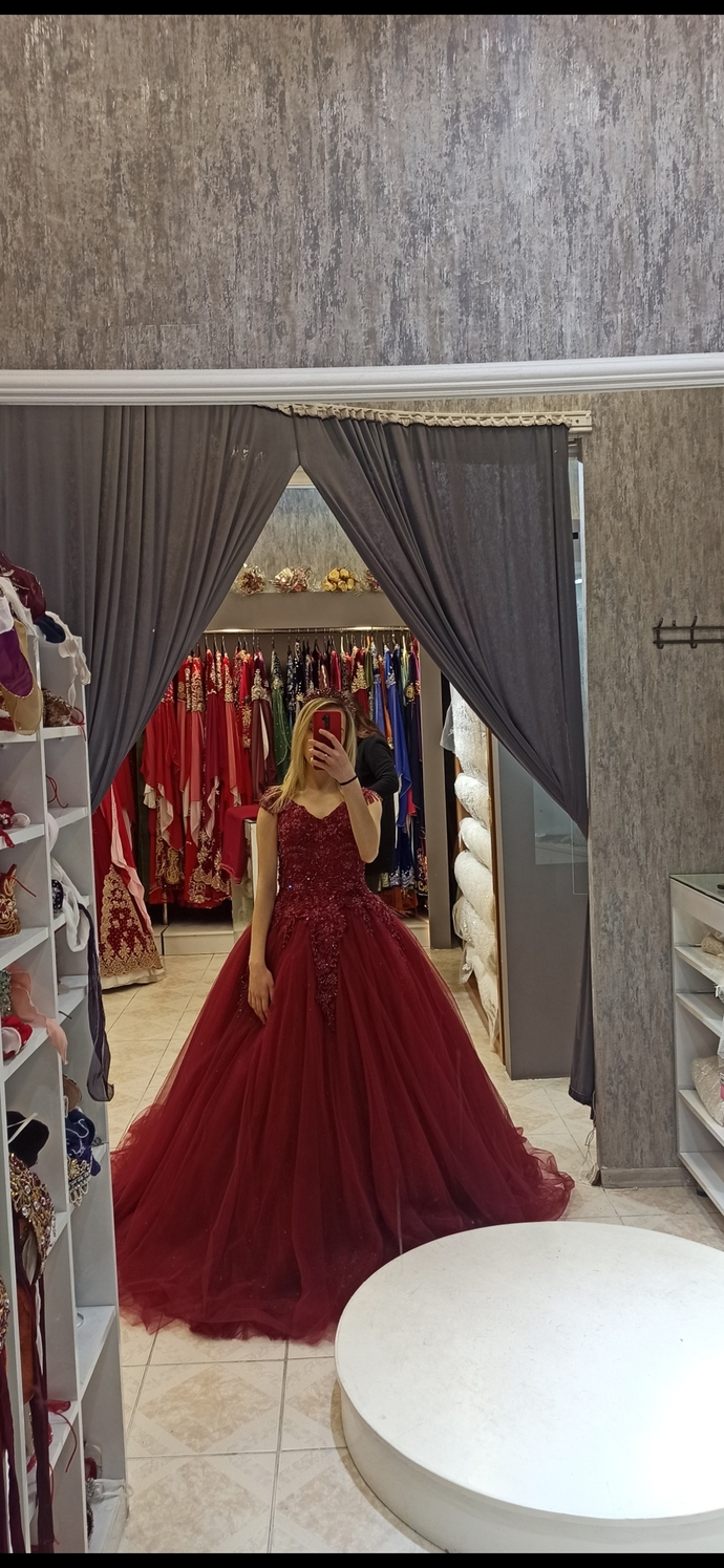 Nişanım için hangi elbise sizcEee?