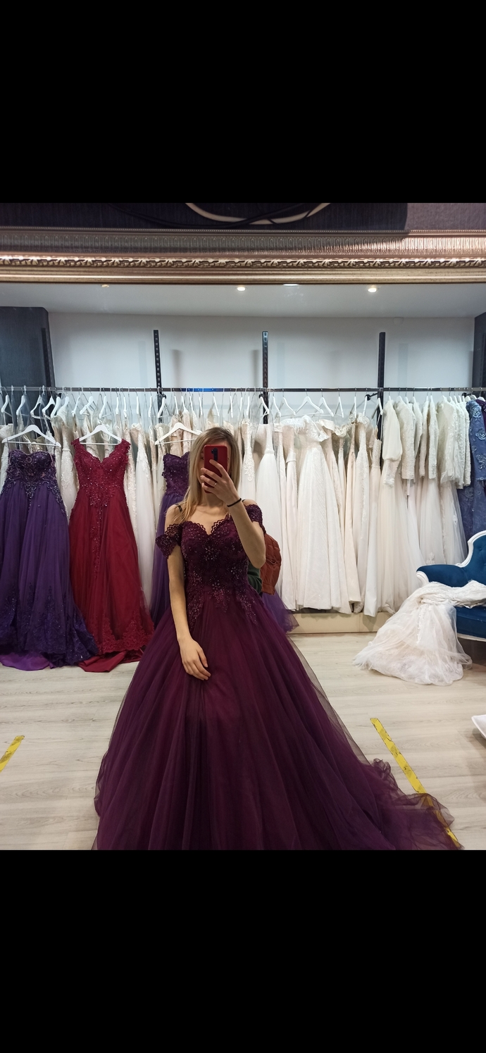 Nişanım için hangi elbise sizcEee?