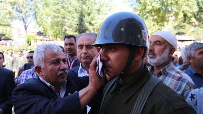Erkeklerin neden ağlamadığı düşünülüyor?