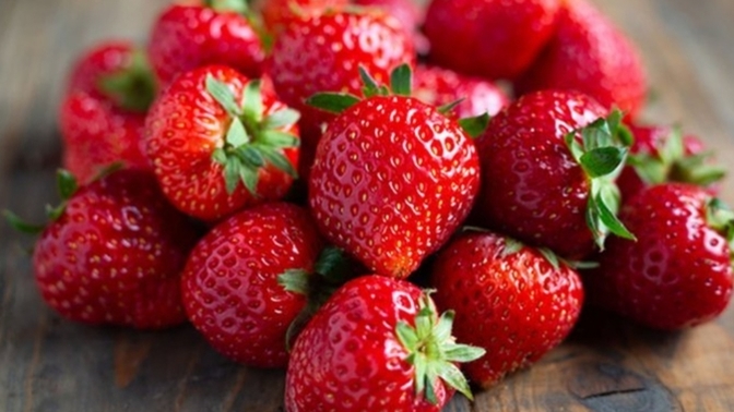 Çileği boş mu yersiniz yoksa pudra şekerine banarak mı 🍓🍓?