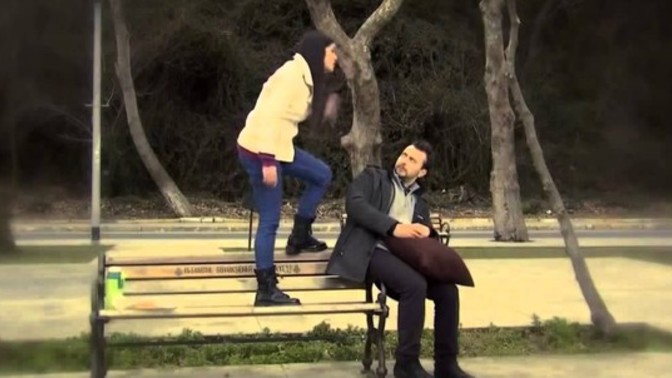 Hayatınızda keşke yer yarılsa da içine girsem dediğiniz bir an yaşadınız mı?