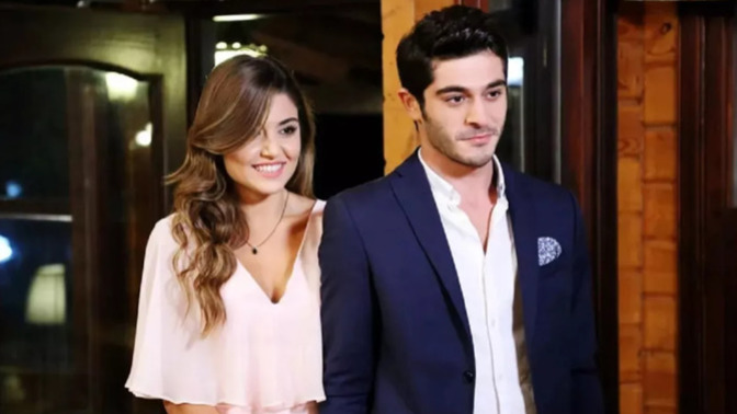 Hande Erçel ve Burak Deniz'den İki Yabancı dizisi geliyor. İzleyecek misiniz?