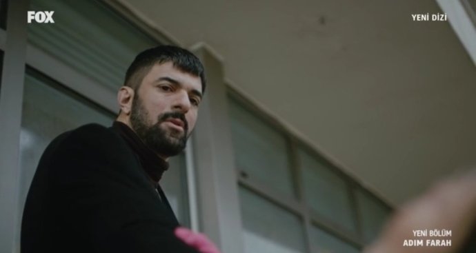 Adım Farah dizisinde Farahın aşağı atılma sahnesi heyecan yaşattı! Böyle sahneleri seviyor musunuz?