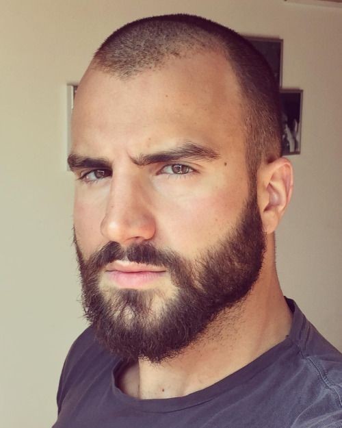 Erkeklere çok kısa saç mı yakışır yoksa uzun saç mı?