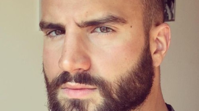Erkeklere çok kısa saç mı yakışır yoksa uzun saç mı?