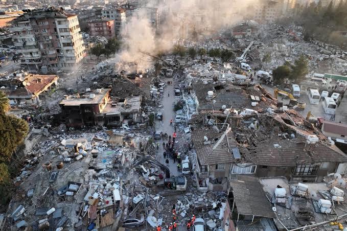 Deprem bölgesinde yaşıyoruz, evimiz yıkılmadı. Hasarsız dairemizi satıp şehir değiştirmek istiyoruz. Yardımcı olur musunuz?