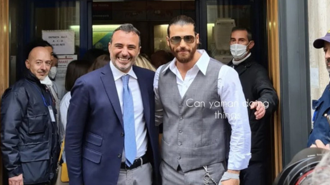 Can Yaman İtalya'da çocuk hastanesi açılışına katılmış 😍 Sizce de çok tatlı bir hareket değil mi?