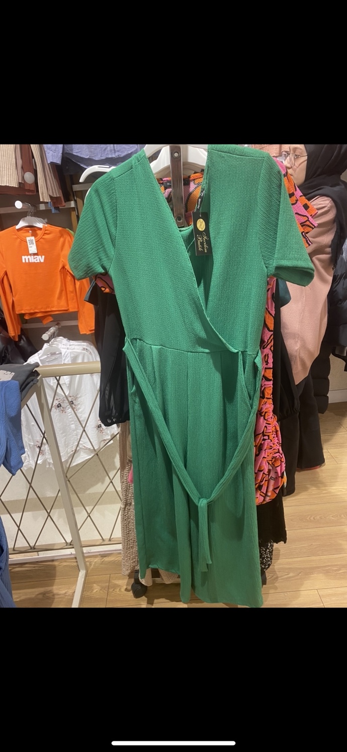 Bu elbiseye 135 TL değer mi?