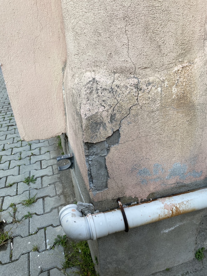Sizce bu kolon çatlağından korkmalı mıyız?