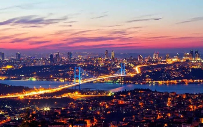 Yaşadığın şehri aşık olduğun biri için değiştirir misin?