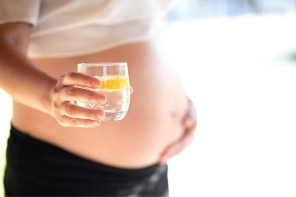 Kızlar hamileyken soda içerseniz çocuk erir mi?