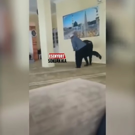 KURAN KURSUNDA ÖĞRENCİLERE ŞİDDET?