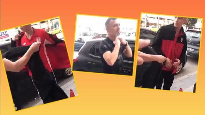 Ev sahibi takım taraftarı, deplasmana gelen taraftarın formasını zorla çıkarttı! Bu kin ve nefret neden?