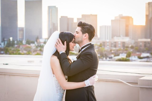 Nişanlım, nikah kıyıldıktan sonra alnımdan öpmek istemiyor. Sizce haklı mı?