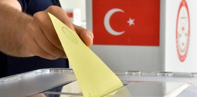 YSK seçime 36 partinin katılabileceğini ve oy kullanma saatlerini açıkladı. Sen hangi saatlerde gitmeyi tercih ediyorsun?