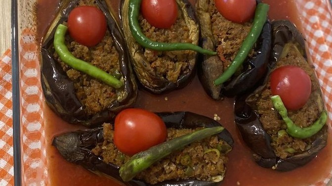 Yemeği hazırlayan mısınız yemeğe konan mı?