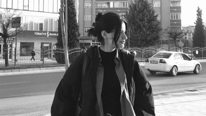 Dar kıyafetler mi yoksa salaş giyinmek mi size göre?