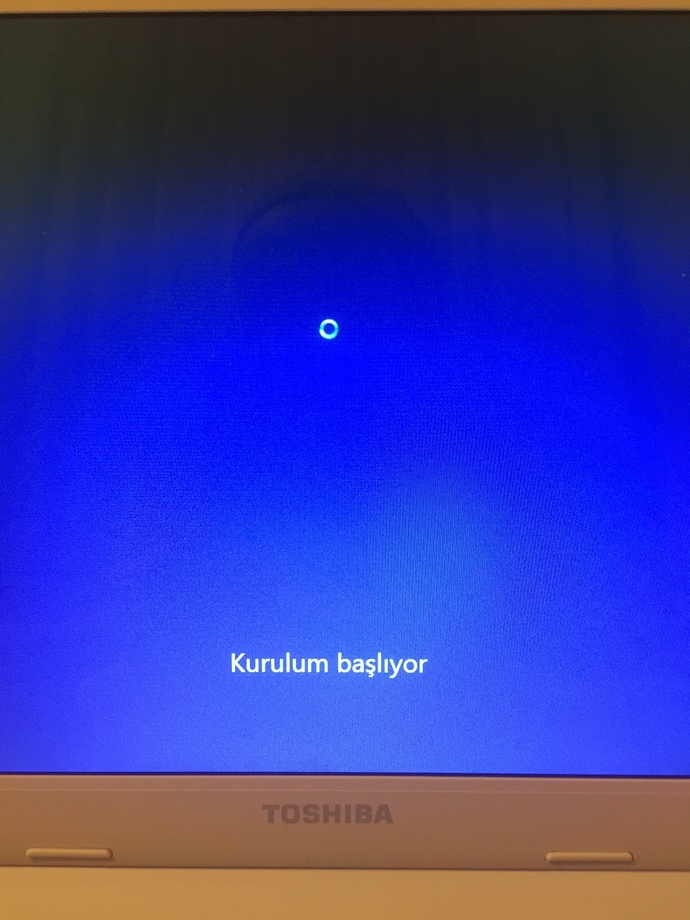 Laptopa format attık, bu ekranda kalıyor. Neden olabilir?