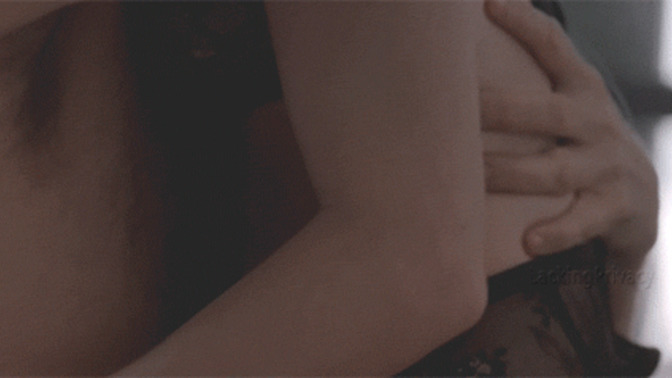 Öpüşme esnasında temaslar ve öpüşler neden vücuda kaymaya başlar?