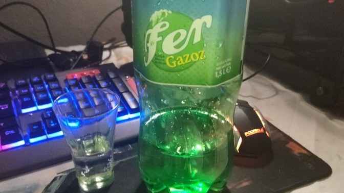 Gece gece efkarlı şarkılar dinler misiniz?