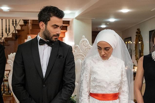 Yüksekten atılan kadınlar, intihar süsü verilen cinayetler... #KızılcıkŞerbeti şiddeti normalleştiriyor mu, tartıştırıyor mu?