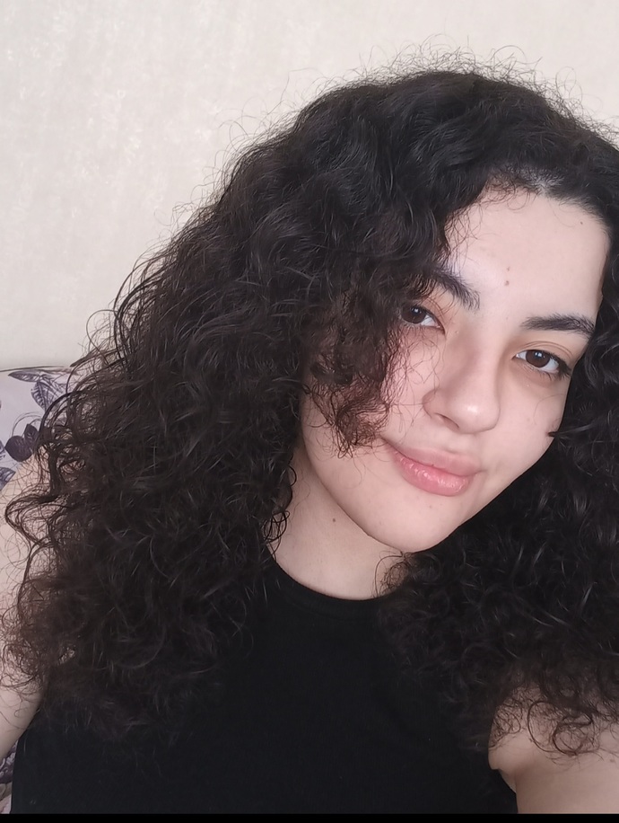Saçlarımda degisiklik yapmak istiyorum? ne yapsam yakisir? Cok mu kuru gozukuyor saclarim?