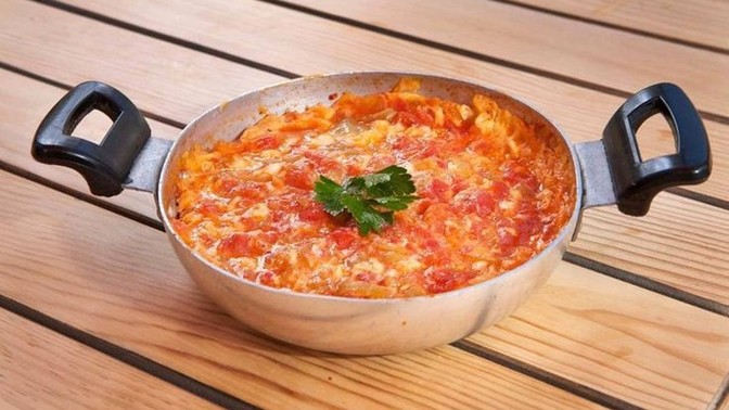 Menemen soğanlı mı, soğansız mı?