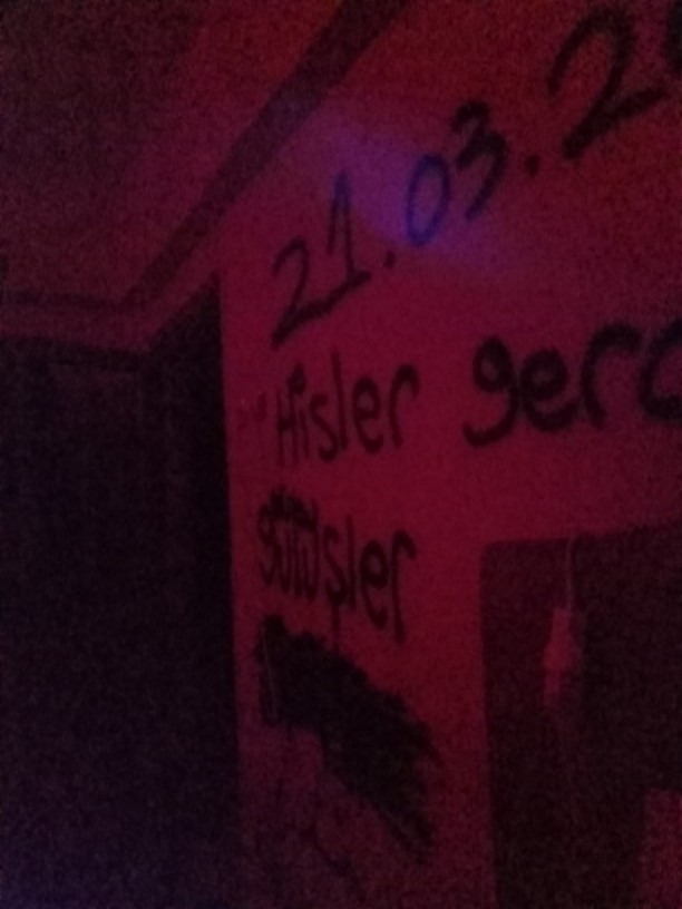 Odamı gazinoya çevirdim, giderken böyle bıraksam ev sahibi ne yapabilir?