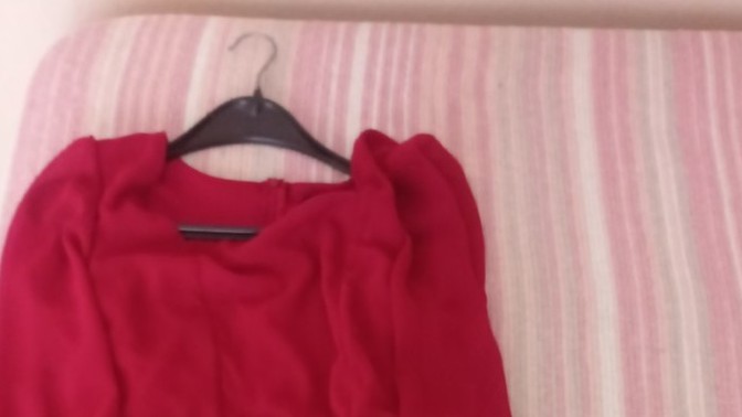 Bu elbisenin üstüne nasıl bir ceket gider?