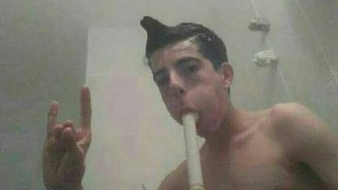 Kimseler görmüyorken ya da kendi başınıza kaldığınızda abuk subuk hareketler yapıyor musunuz?