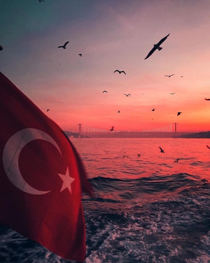 Türkiyede övülecek bir şeye örnek vermeniz istense neyi översiniz?