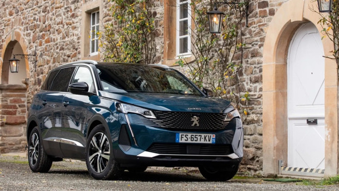 2022 Peugeot 5008 güzel bir araba mı? Aylık 20 bin gelirle alınır mı?