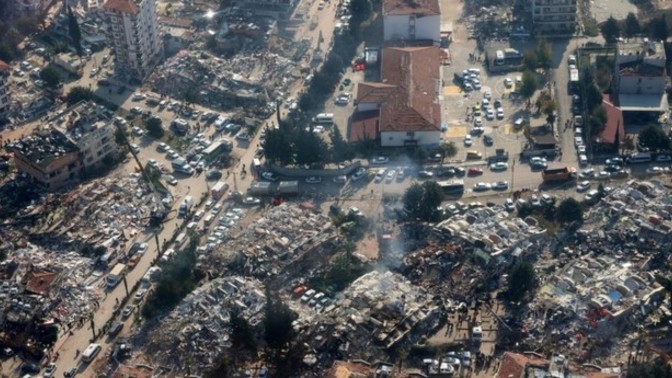 Evsahibi, deprem bölgesinde kafasına göre ya da canı kıymete bindiği için kiracıyı evden çıkarabilir mi?