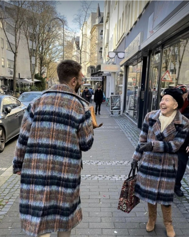 Bir markanın “Modanın yaşı ve cinsiyeti yoktur.” notuyla paylaştığı fotoğraf viral oldu. Siz de bu bakış açısına katılıyor musunuz?