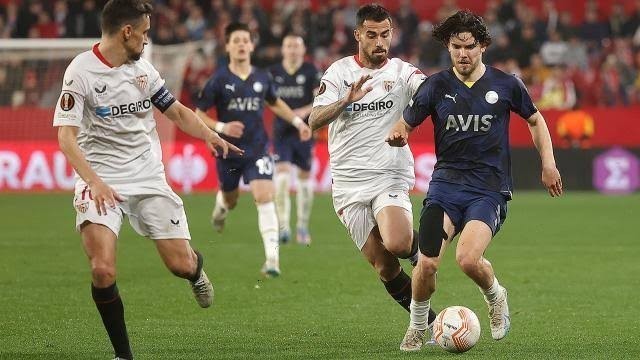 Fenerbahçe 1-0 kazanmasına rağmen Avrupa Liginden elendi! Sorun sizce kimde?
